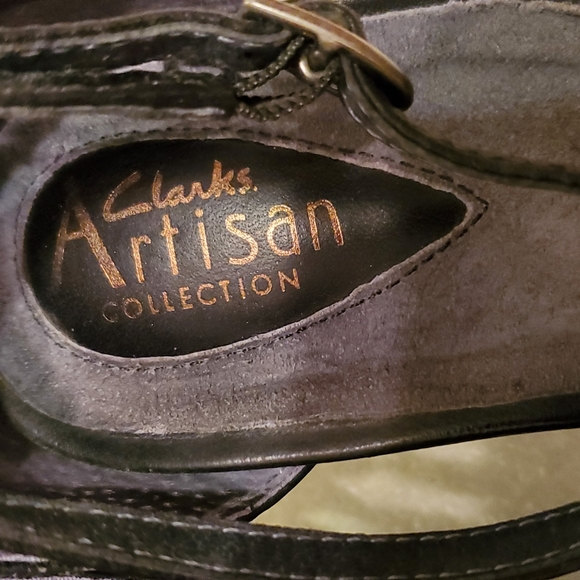 NWT Clarks Artisan Della Strap Black Sandal Stack Look Heel w/ Original Box - Picture 11 of 16